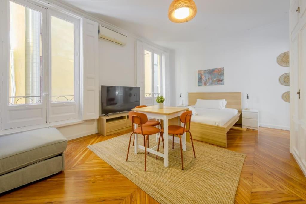 Petite E Chic Loft Para 3 En El Corazon De Madrid Ngoại thất bức ảnh