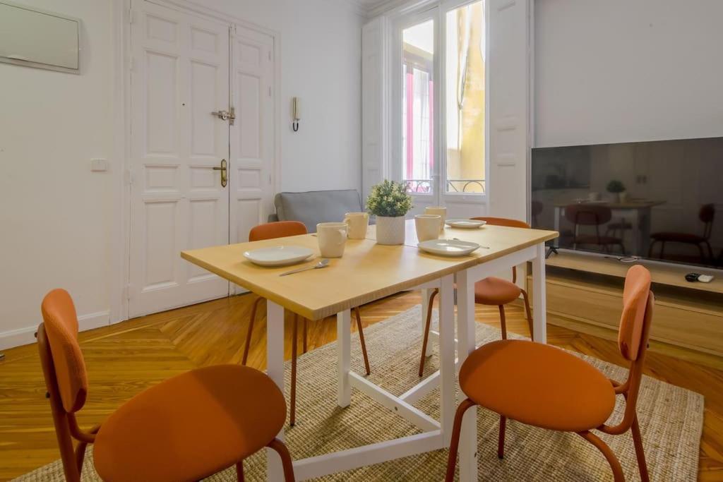 Petite E Chic Loft Para 3 En El Corazon De Madrid Ngoại thất bức ảnh