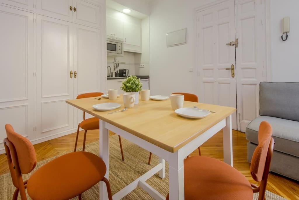 Petite E Chic Loft Para 3 En El Corazon De Madrid Ngoại thất bức ảnh