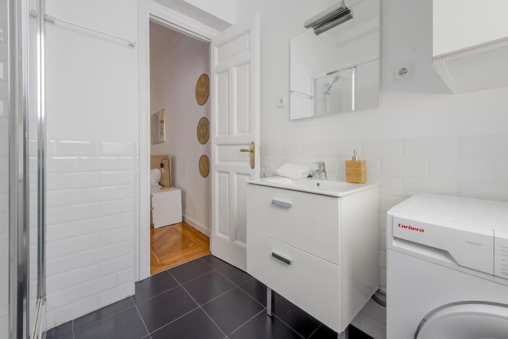 Petite E Chic Loft Para 3 En El Corazon De Madrid Ngoại thất bức ảnh